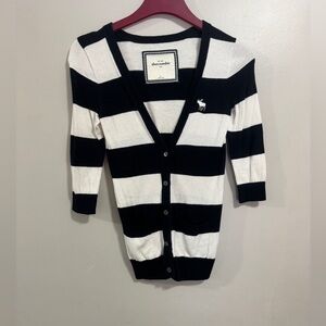 Vintage Y2K Abercrombie & Fitch Women's Black and White Cardigan